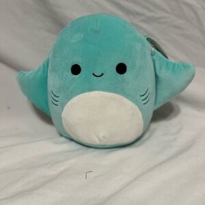 Light-blue stingray squishmallow